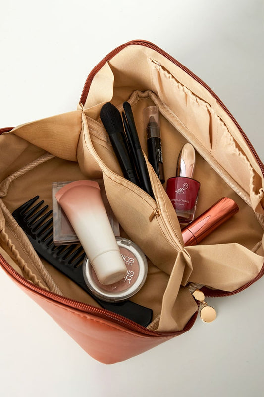 Basic make-up bag made of PU leather - large