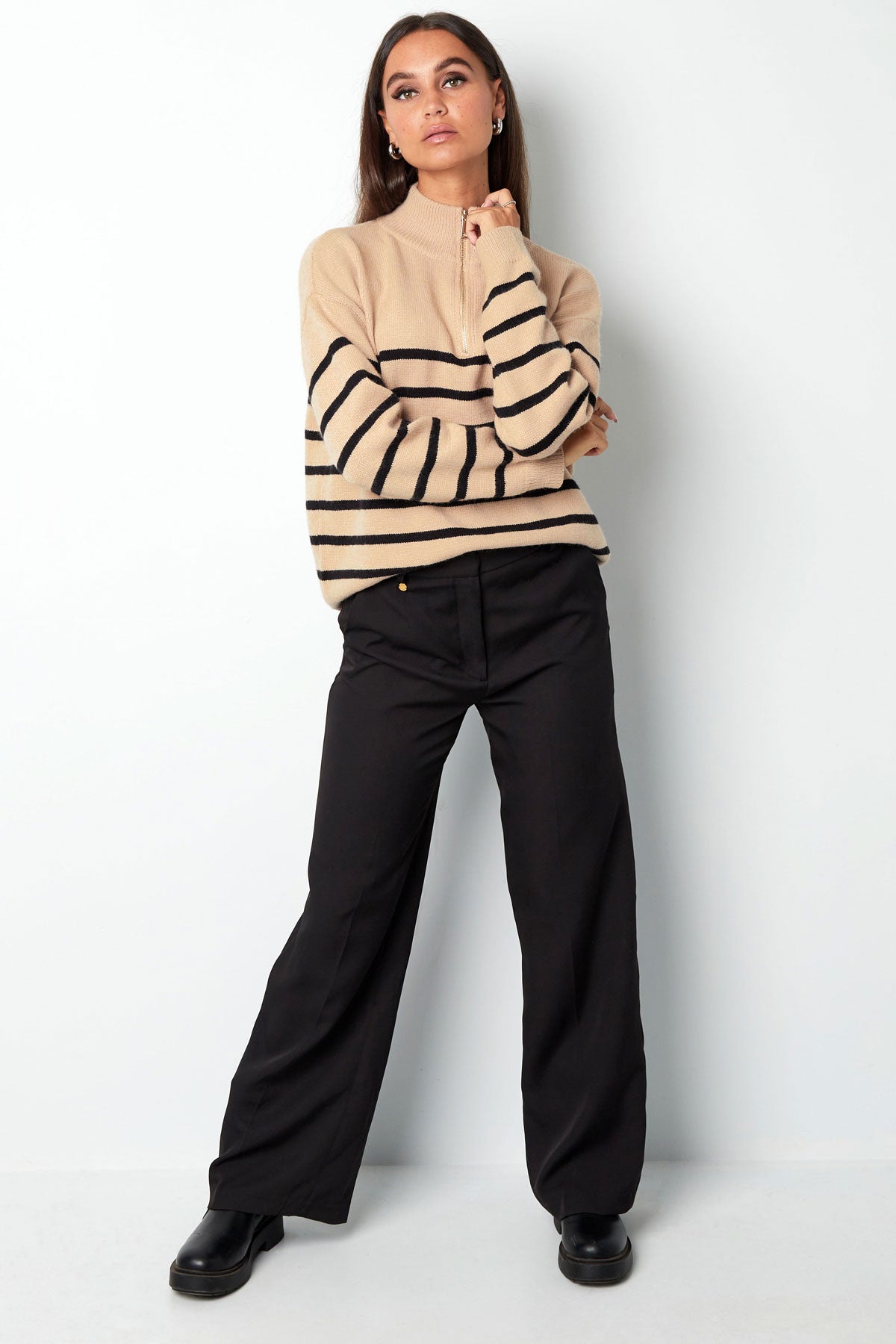 Knitted sweater stripes with zipper - beige black - SM