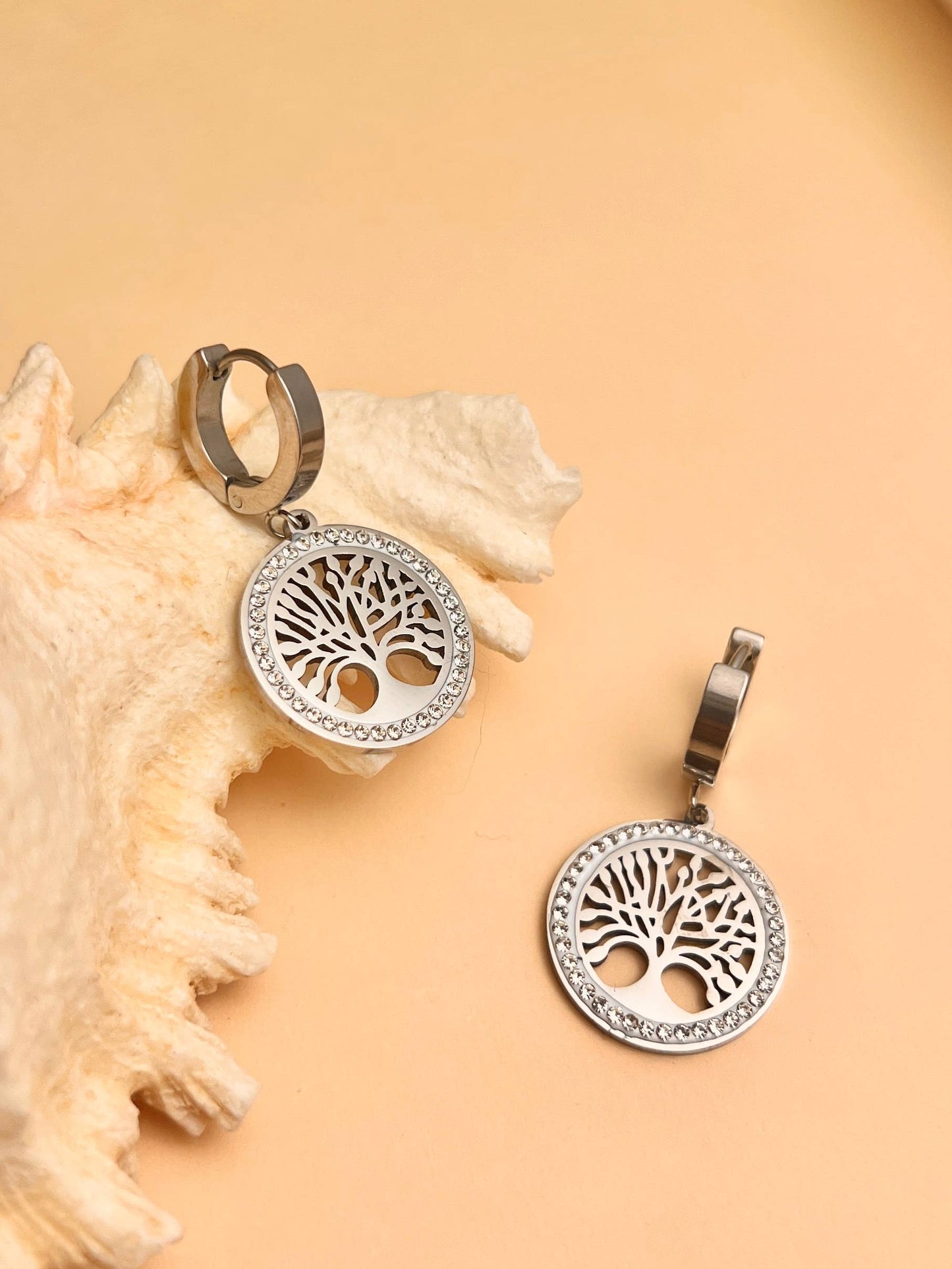 Brinco com motivo de árvore da vida em aço inoxidável